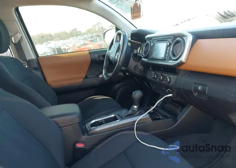 2017 Toyota Tacoma Sr5 V6 z USA, uszkodzony, nr VIN 3TMAZ5CN4HM026186